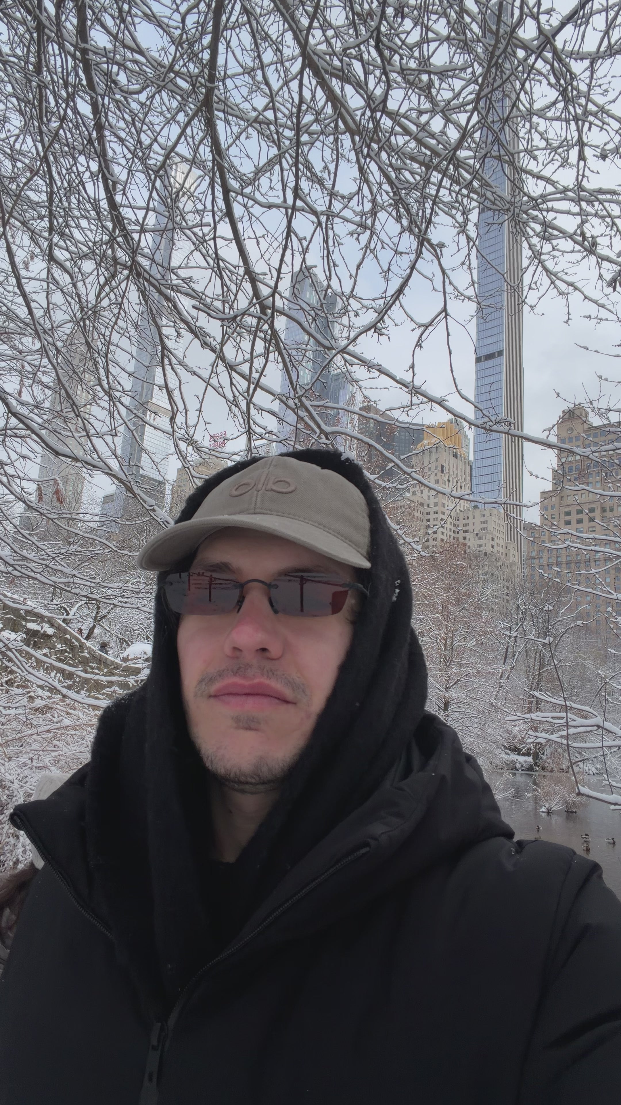 Load video: Dusk Merlot